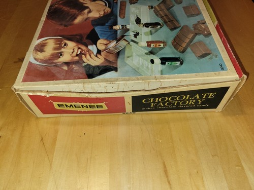 Vintage 1960's EMENEE Chocolate Factory w/Original Box & Instruction - Picture 16 of 20