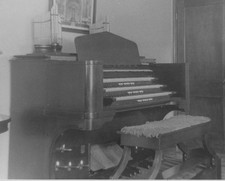 1940s Organ Console Multiple Keyboards Pedalboard Music Room Musical Instrument