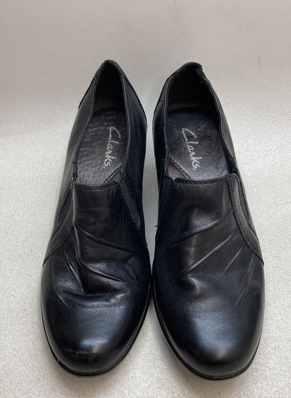 Clarks Women's Black Leather Pleated Slip-On Comfort Loafers Size 6M