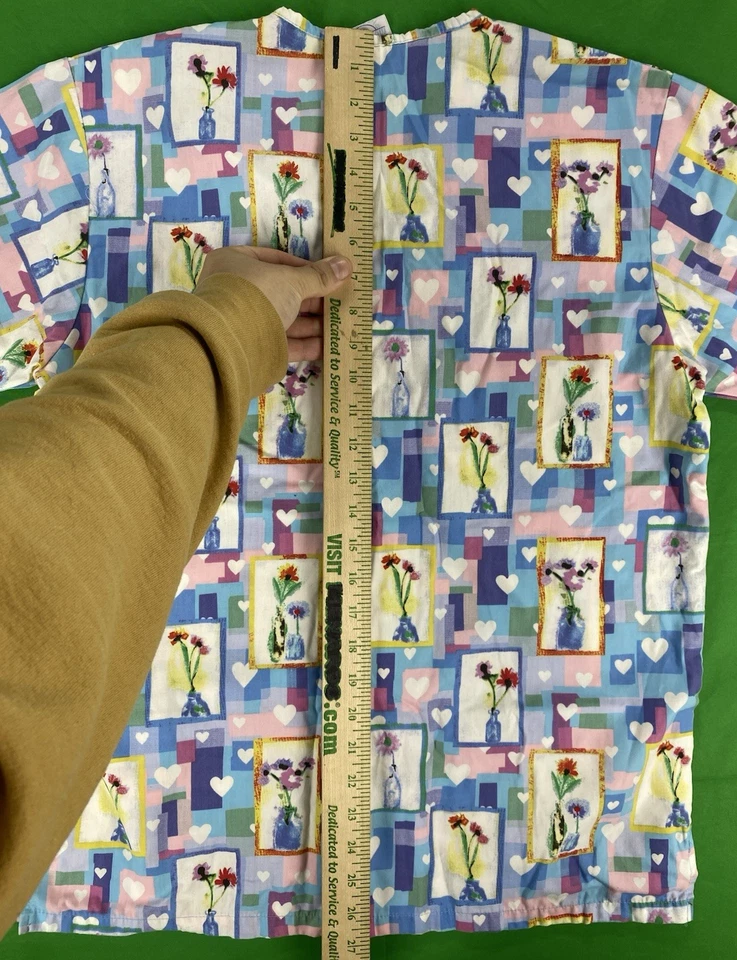 XS Flowers Hearts and Colored Patterned Med Gear Scrub Top - Image 4 of 4