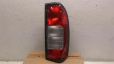Passenger Right Quarter Mounted Tail Light for 98-00 Nissan Frontier