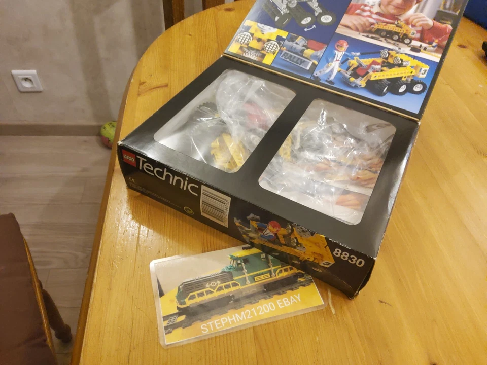 LEGO Technic 8830 Rally 6-Wheeler, photo 2 sur 5