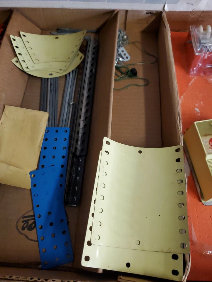 Vintage Gilbert Senior Engineer Erector Set Motorized - Image 3 of 4