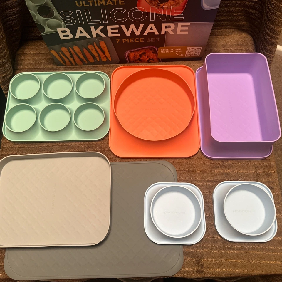 Masterclass 7-Piece Ultimate Silicone Bakeware Set- Check Listing for Contents - Image 4 of 4
