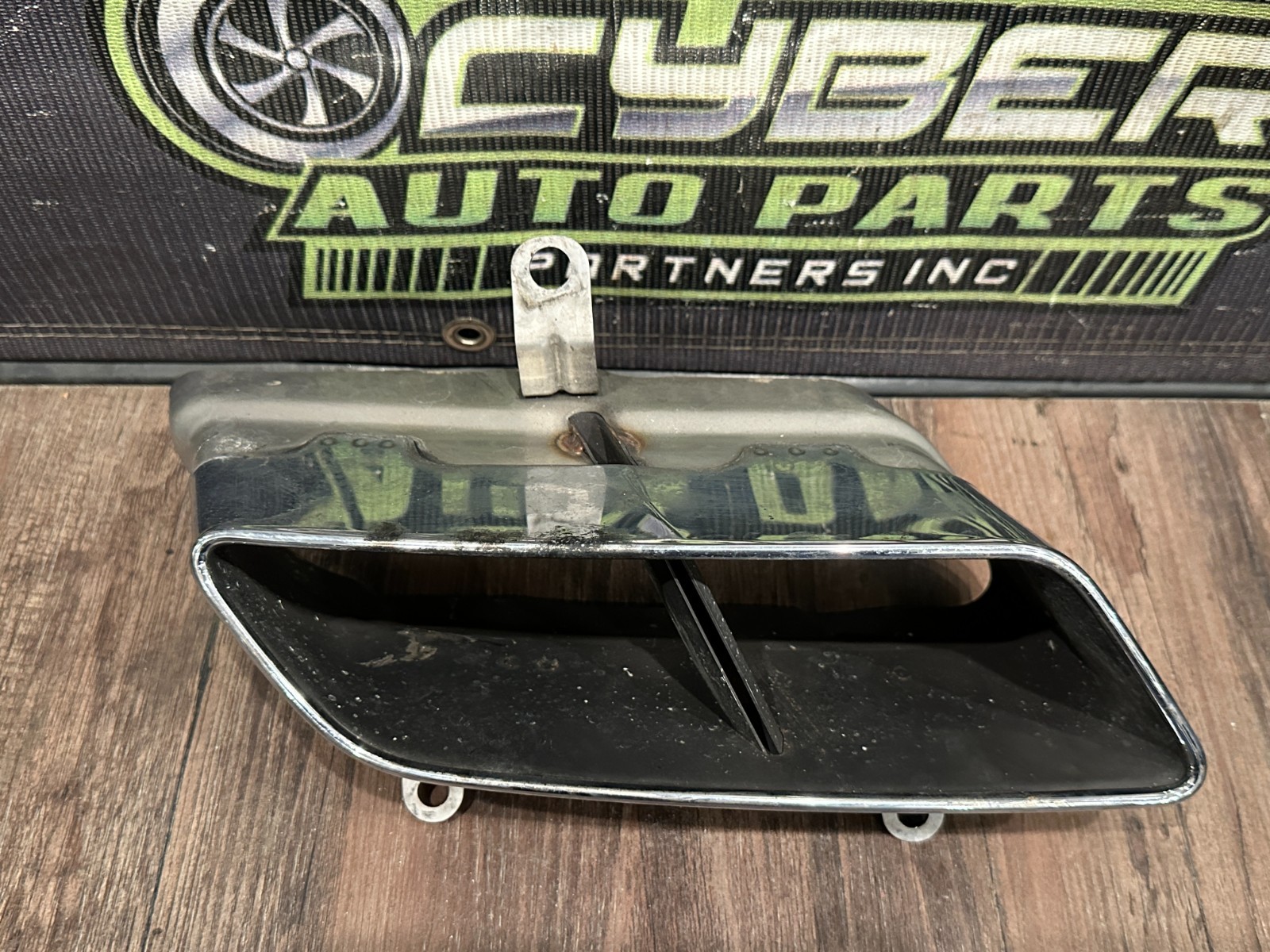 Audi R8 2017 REAR+LEFT Exhaust tip P/N 4S0251238
