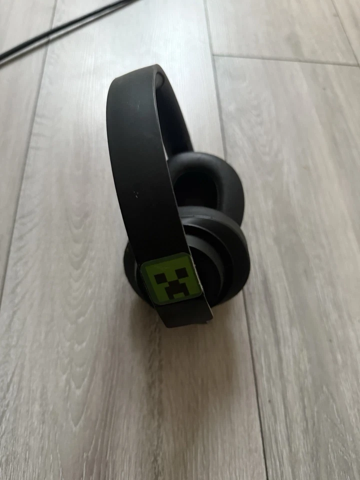 JBL Tune 720BT Over-Ear Wireless Headphones Bluetooth Pure Bass Sound Black, photo 3 of 4