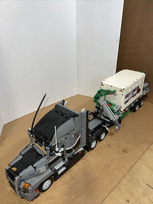 LEGO Technic Mack Anthem 42078 In 2018 Used Retired