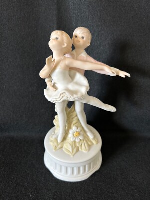 Vintage Musical Lefton Christopher Collect. Ballet Dancers Couple Figurine 1982