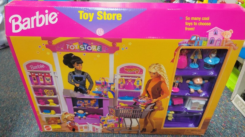 VINTAGE "BARBIE TOY STORE" NRFB NR