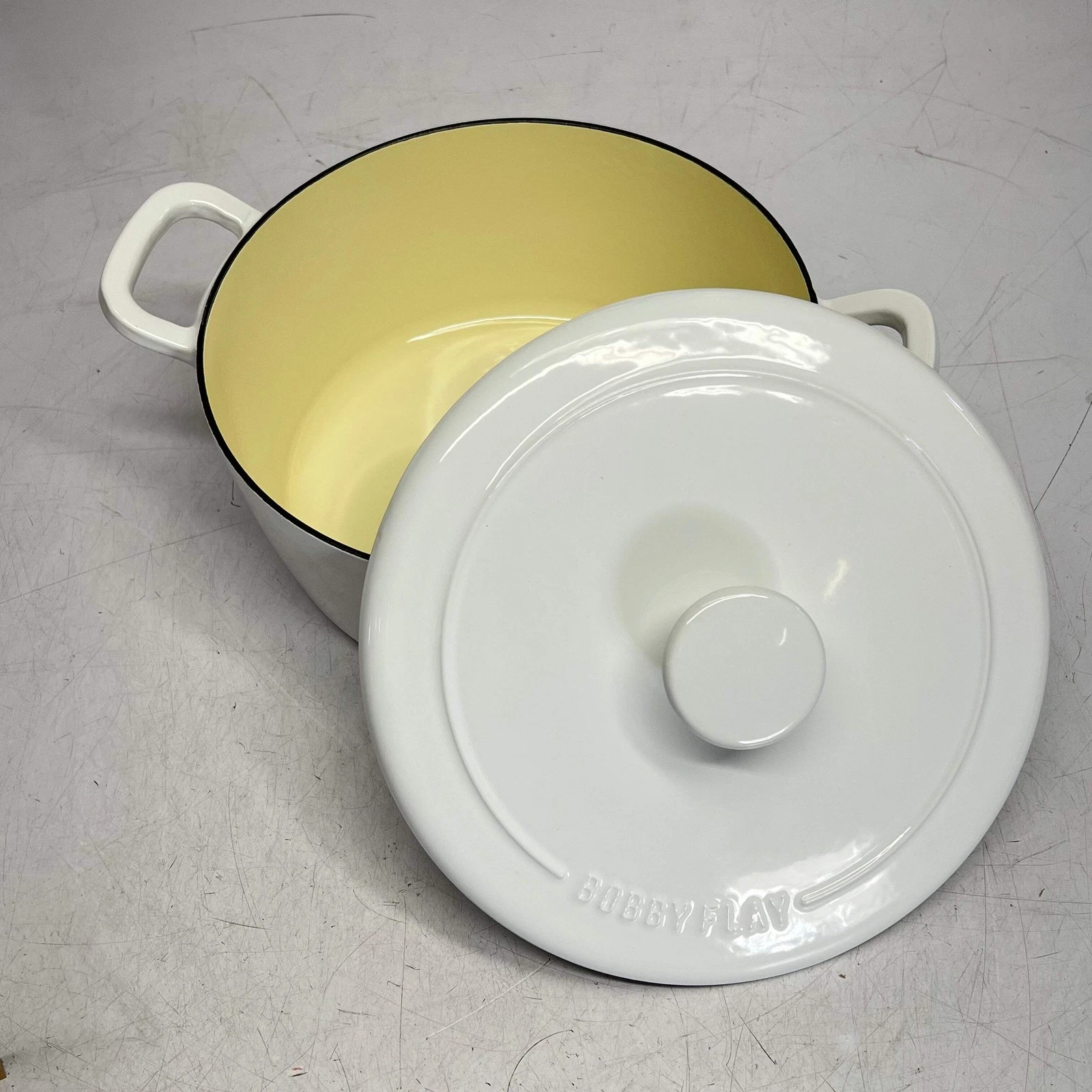 GREEN PAN Bobby Flay Enameled Cast Iron Round Dutch Oven W/ Lid 5.5 Qt White