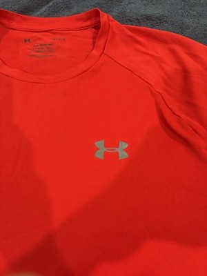 Under Armour The Tech Tee Red Solid Logo Lightweight Crew Neck T-Shirt Men s L