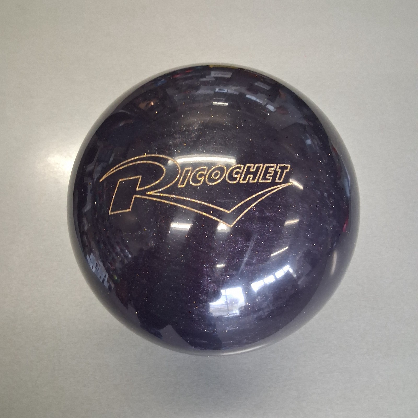 Columbia 300 Ricochet Pearl   BOWLING ball 14 lb 1ST QUALITY