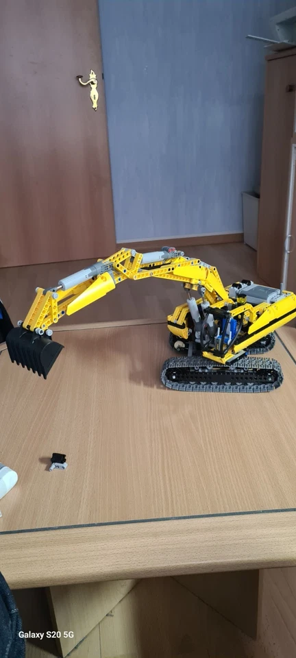 LEGO Motorized Excavator Technic (8043) - Bild 4 von 4