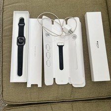 Apple Watch Series 3gps 42 Mm Space Gray Aluminum With Black Sport Band