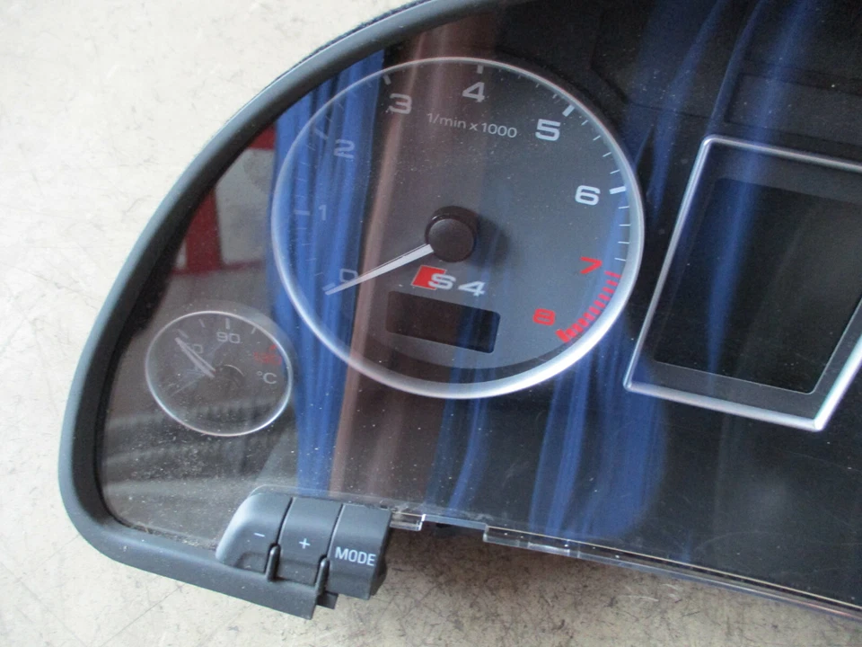 Cuadro de instrumentos color FIS velocímetro A4 S4 B6 8E 4.2 V8 8E0920933A BOSCH  Foto 4 de 4