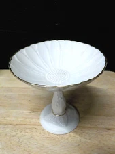 LENOX PEDESTAL SUNFLOWER CANDY NUT DISH W/GOLD TRIM   EXCELLENT CONDITION