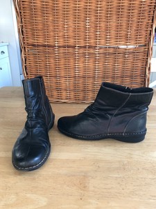 clarks flat ankle boots