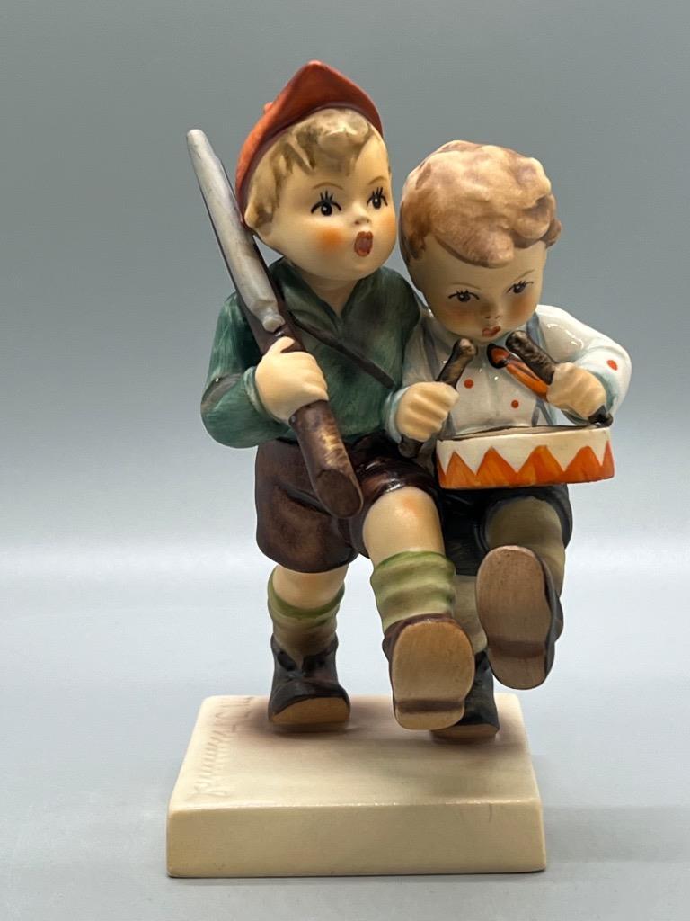 Hummel Goebel Volunteers #50 2/0 TM5 Figurine Boys with Drum and