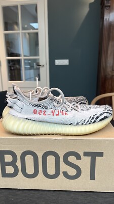 yeezy 350 Zebra