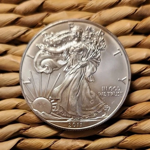 U.S. Mint American Eagle 2011 1 oz .999 Fine Silver One Dollar Coin Uncertified