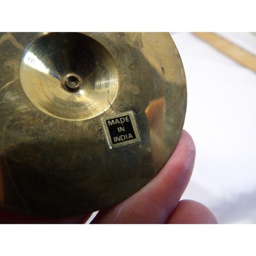 Vintage brass goblet flute set, original storage box, champagne or wine chalices - Picture 8 of 13