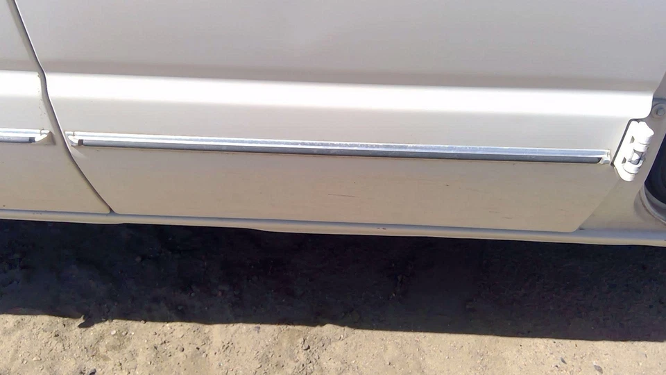 Ford Van E150 1993-04 pasajero moldura trasera derecha desde puerta delantera moldura trasera Foto 4 de 4