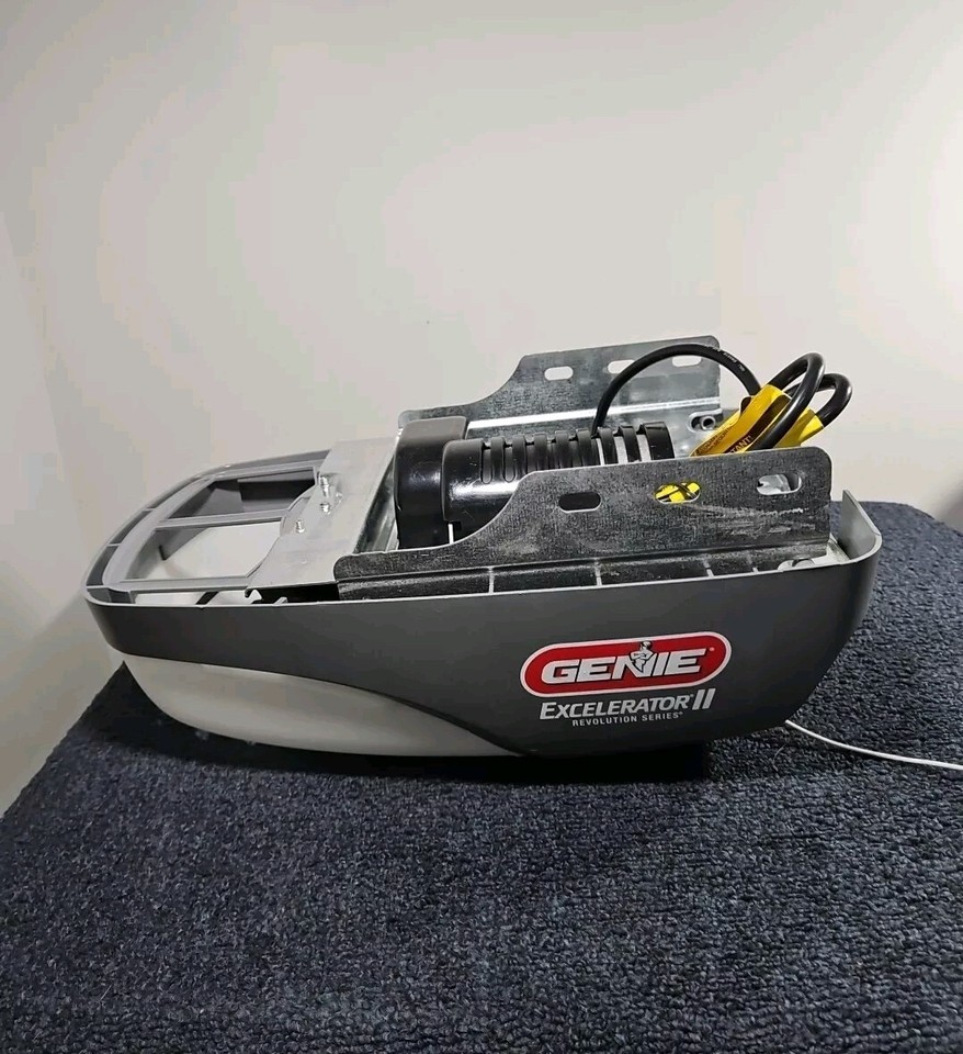 NEW UNUSED Genie Excelerator II Screw Drive Garage Door Opener Head