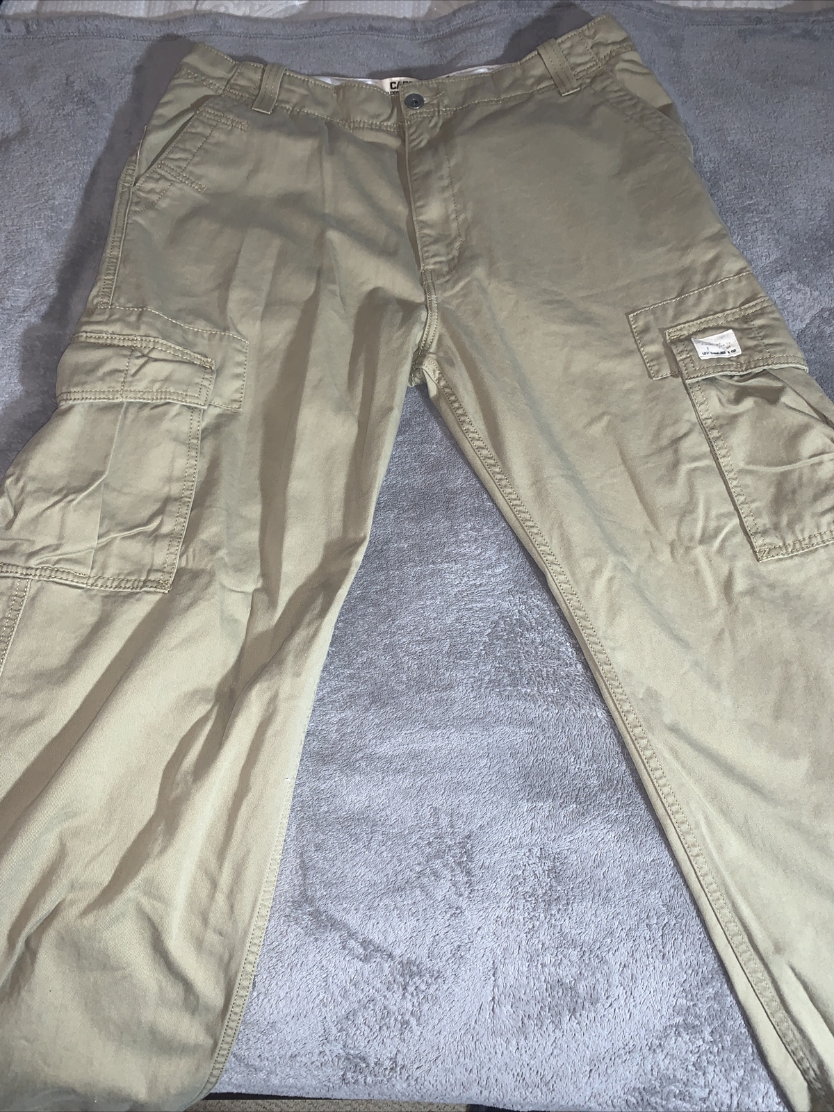 Levi's vintage loose fit straight leg cargo pants, 36… Gem