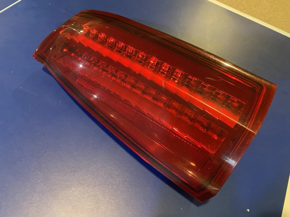 Conjunto de lámpara de luz trasera LED para pasajero derecho Cadillac STS 2008 2009 2010 2011 FABRICANTE DE EQUIPOS ORIGINALES Foto 4 de 4