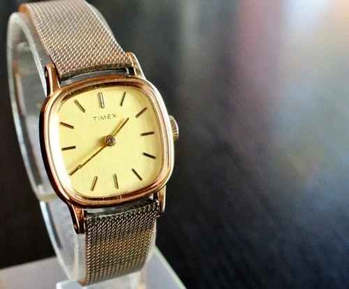 VINTAGE TIMEX 1983 MECHANICAL WIND UP WOMEN'S GOLDEN SQUARE BRACELET DRESS WATCH