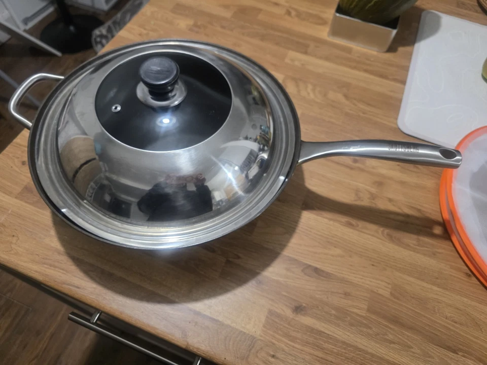 SKOTTSBERG Cast Iron Wok With Lid  34CM - Image 4 of 4