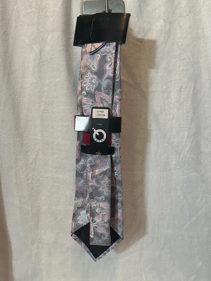 Marca Q Etiqueta Roja Hombres Corbata y Pañuelo Conjunto Plateado Formal Corbata Cuello Nuevo Con Etiquetas Nuevo Con Etiquetas Foto 4 de 4