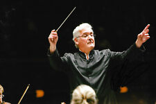 Pinchas Zukerman Conductor signed 8x12 inch photo autograph Pinchas Zukerman Conductor signed 8x12 inch photo autograph