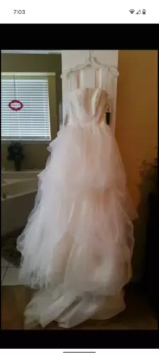 Vera Wang Strapless Tulle Wedding Dress Princess Size 2 Ivory