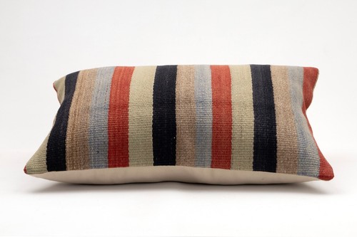 Kilim Pillow Cover, 16x24 inc, Vintage Sofa Pillow, Handmade Decorative Pillow - Picture 4 of 6
