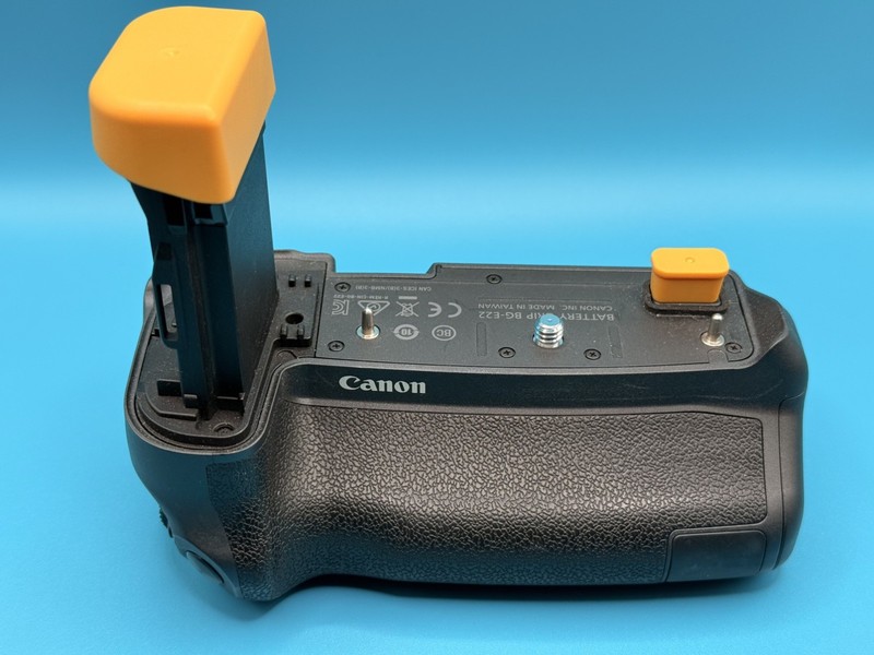 Canon BG-E22 Battery grip for Canon EOS R camera