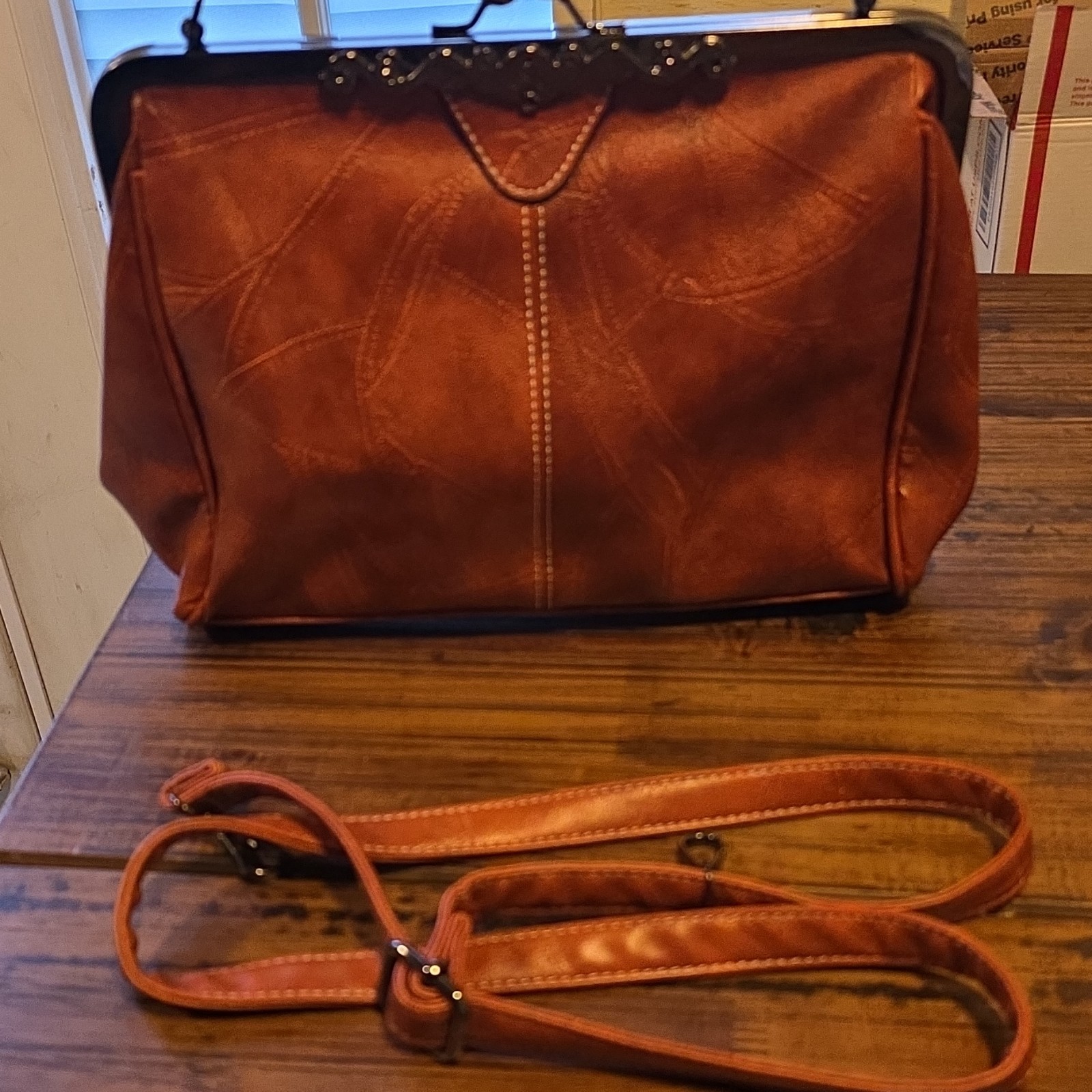 Women’s Brown Shoulder Bag, Kiss Lock/Zip, Gunmetal Hardware, Detach Strap