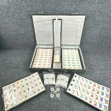 VTG Chinese Mah Jong Set Bamboo Dove Tail Tiles Green Silk Travel Case