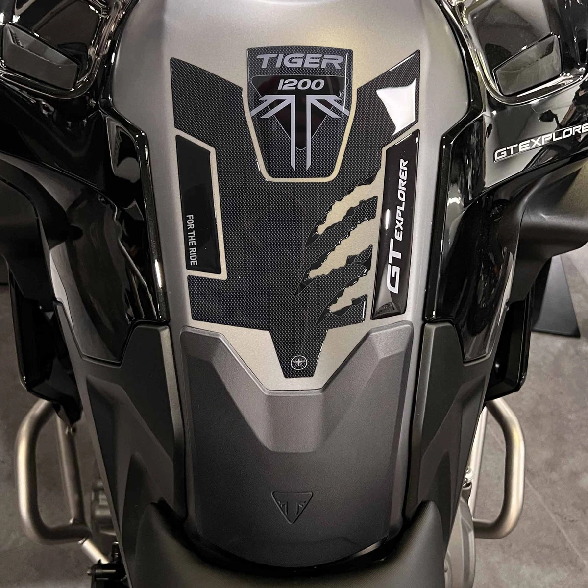 Triumph tiger 1200 tank pad deals