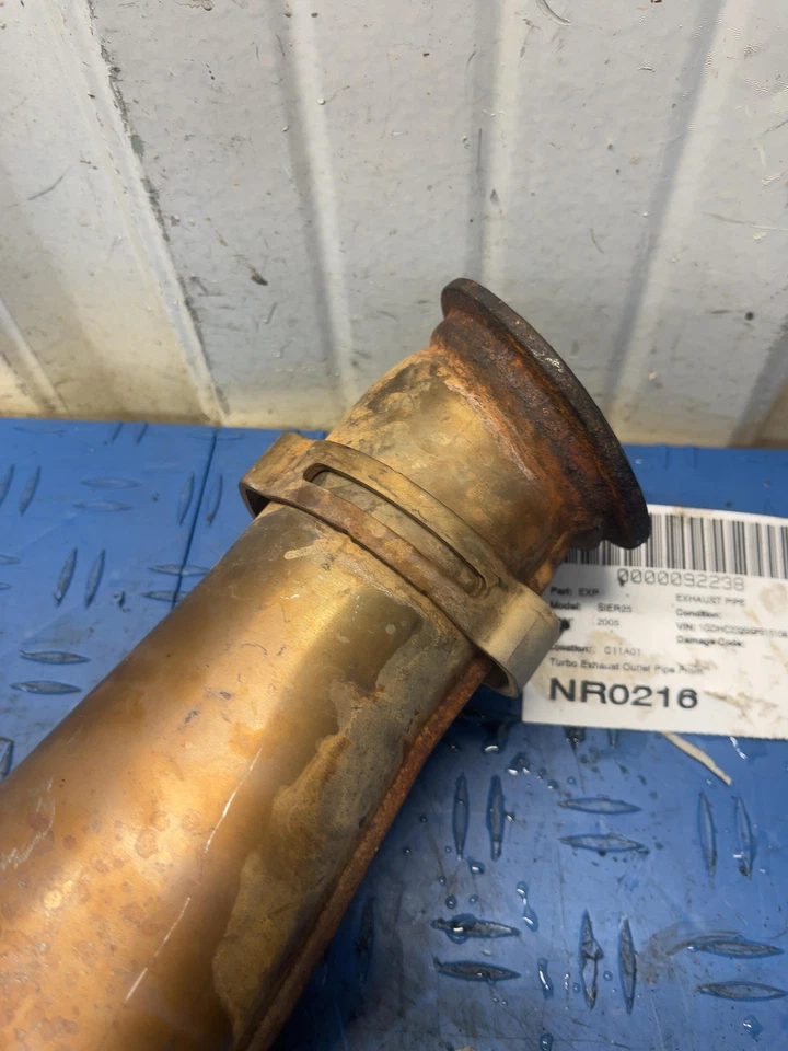 Tubo de salida de escape turbo de 2004 Gmc Sierra 2500 HD 6,6 Duramax diésel Foto 2 de 4