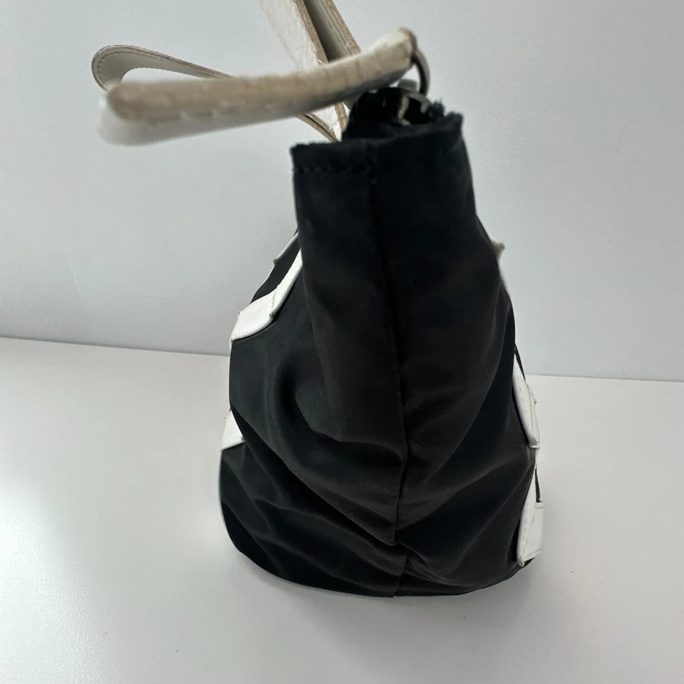 Issey Miyake Cartera Negro Blanco Zig Zag Nylon Pequeño Bolso Cubo Bolso de Mano Y2K Foto 4 de 4