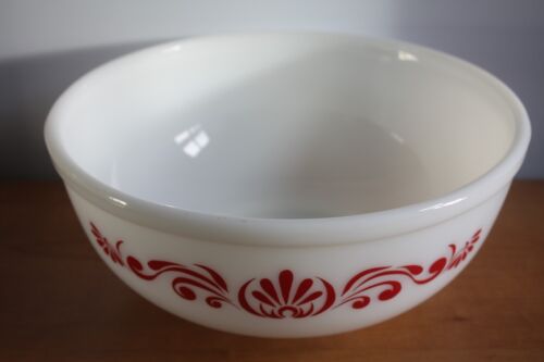 Vintage JAJ Pyrex Mixing Bowl Red Scroll White Milk Glass Mid Century 26cm - Picture 1 of 5