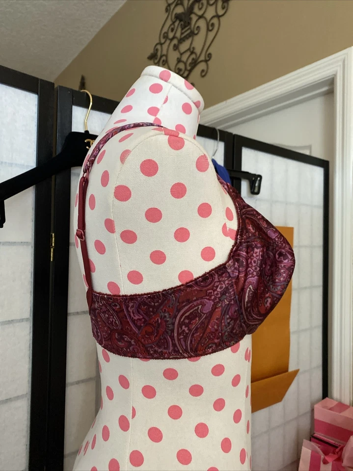 Sujetador de cachemira Victoria’s Secret 36 C de colección Y2K con aros sin relleno  Foto 4 de 4