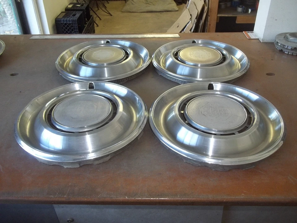 Pontiac Grand Prix 1975 75 1976 76 tapacubos llanta tapacubos 15" OEM 5040 4 Foto 2 de 4