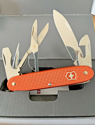 Victorinox Pioneer X Alox Limited Edition 2025 Rot Schweizermesser 93 mm