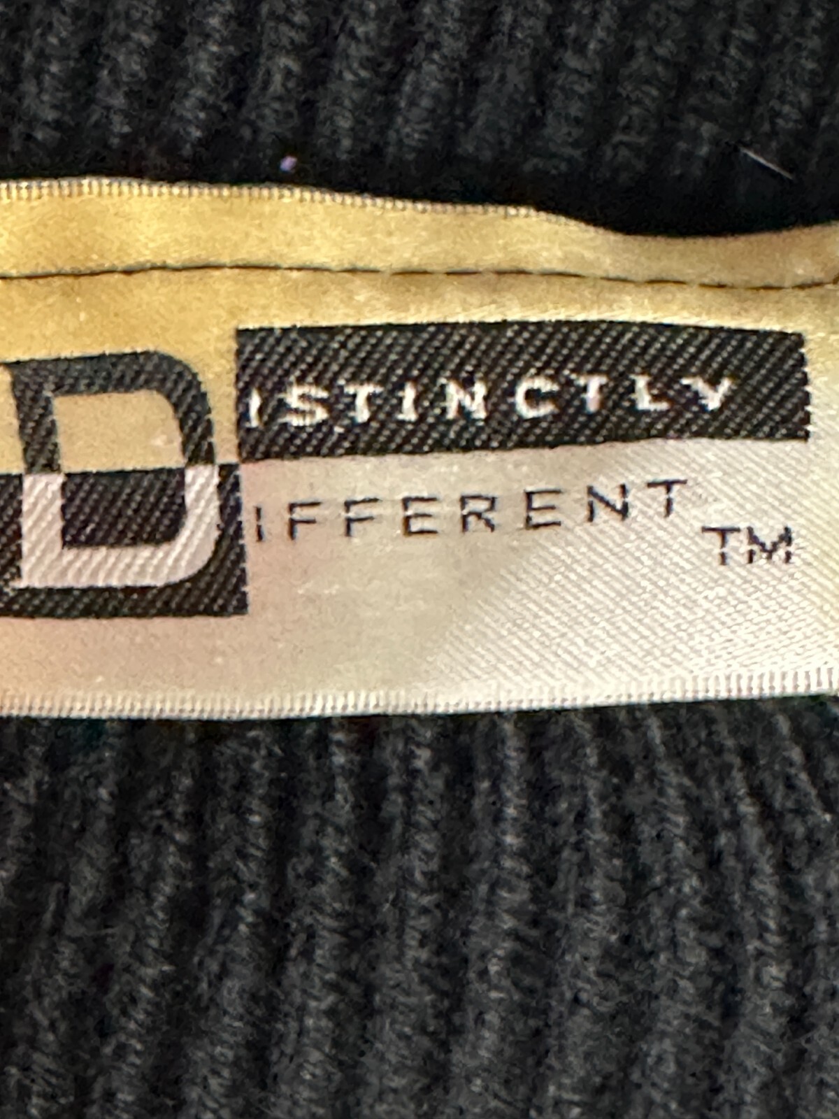 Vintage Distinctly Different Pullover Metallic Go… - image 4