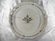 (06) PLAT EN FAIENCE BLEU CAMAIEU & BLEU CLAIR CUL NOIR ROUEN XVIII ème