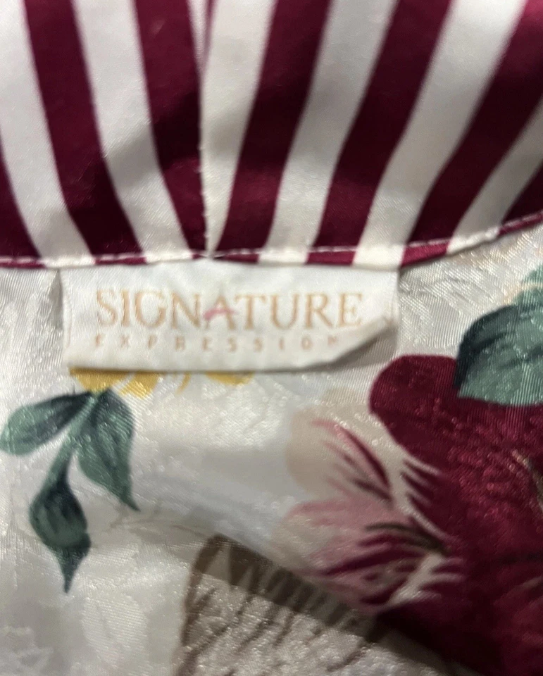 De colección. Bata Signature Expressions OS floral y gasa Foto 3 de 4