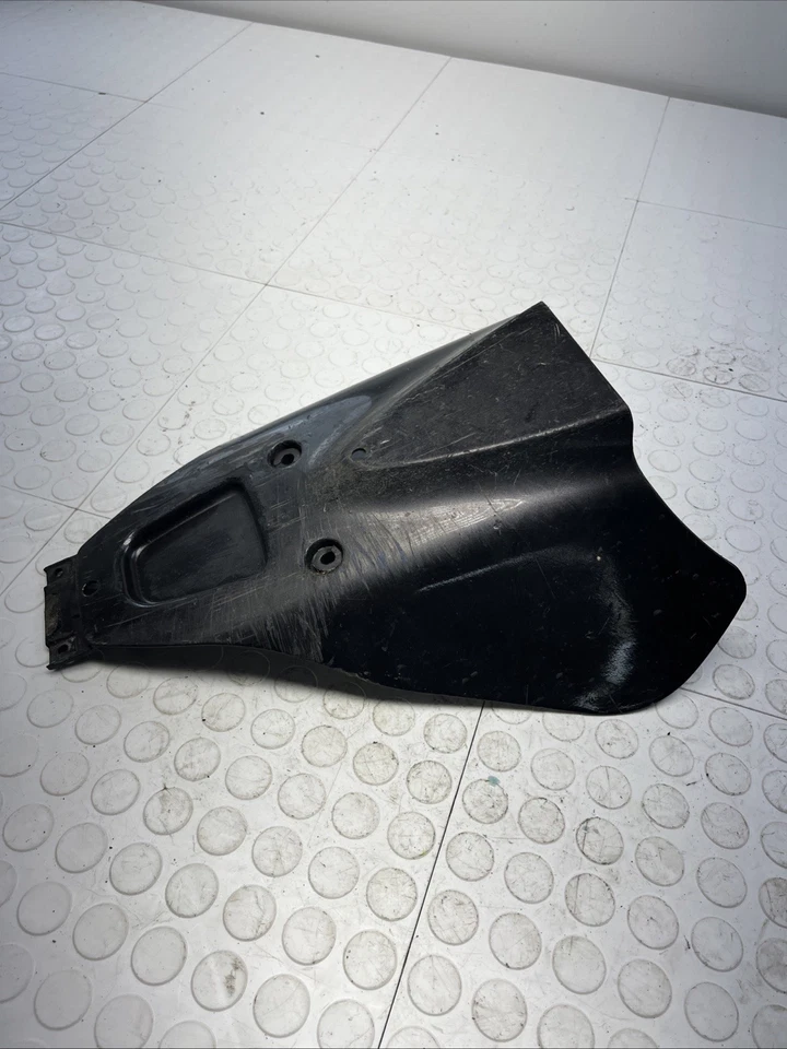 SUZUKI HAYABUSA 1300R 99-07 OEM BAJO CARENADO INFERIOR PAN PARA EL VIENTRE 9466124F0 OEM Foto 3 de 4