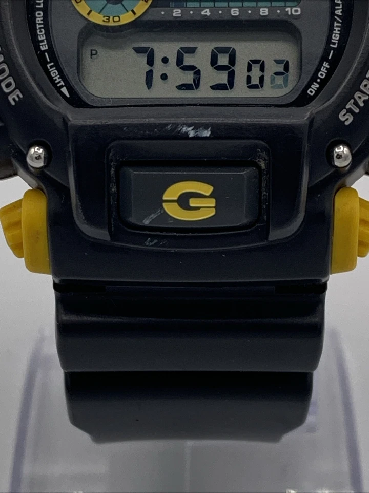 Casio G Shock DW 9052 Black With Yellow Accents HTF READ DETAILS - Image 2 of 4